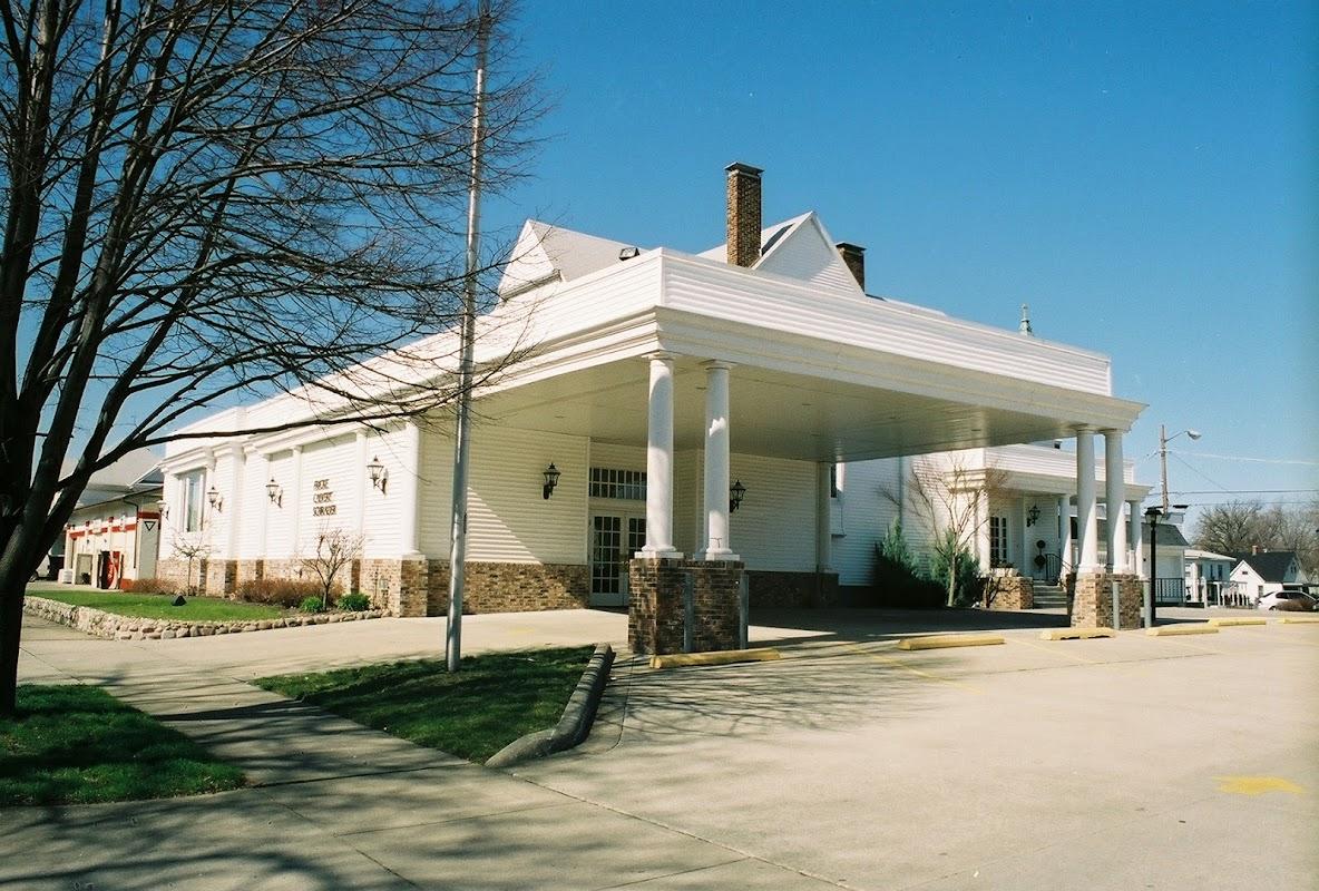 Fricke-Calvert-Schrader Funeral Home building in Lincoln, Illinois