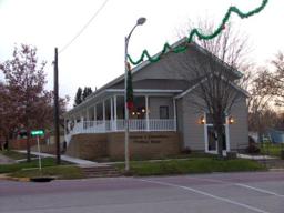 Hugeback-Johnson Funeral Home in Fredericksburg Iowa