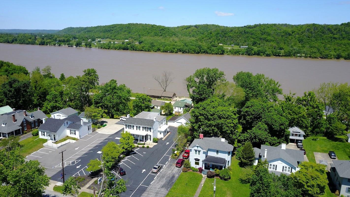 Tandy-Eckler-Riley Funeral Home in Carrollton Kentucky