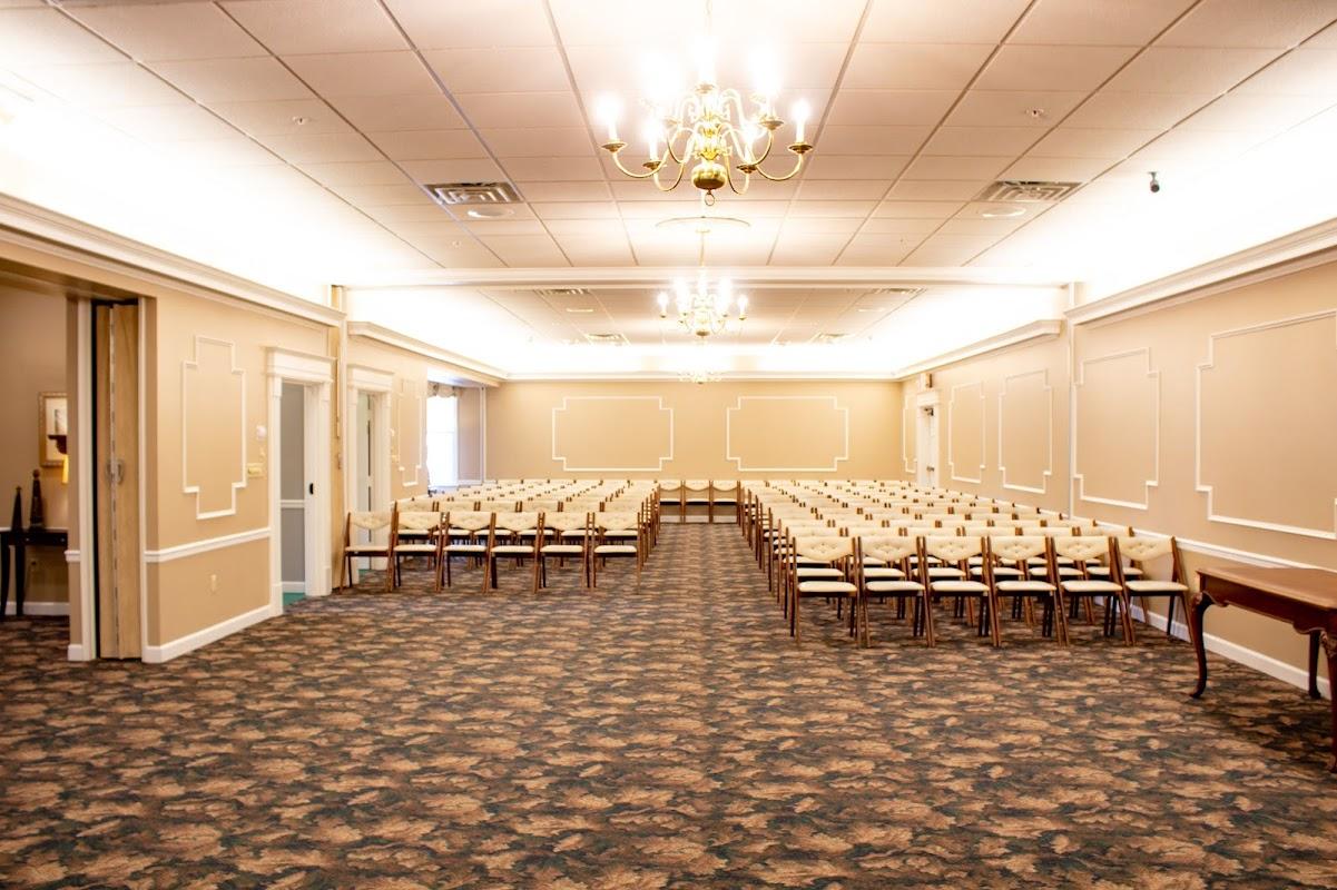 Lakeland Funeral Home building in Eddyville, Kentucky