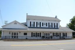 Anglin Funeral Home building in Dover, Tennessee