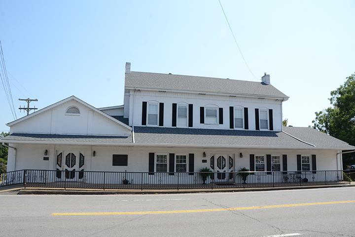 Anglin Funeral Home in Dover Tennessee
