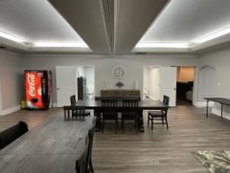 Bob Hunt Funeral Chapel building in Cave City, Kentucky