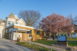 Brooks Funeral Care - Tonini Chapel in Des Moines Iowa