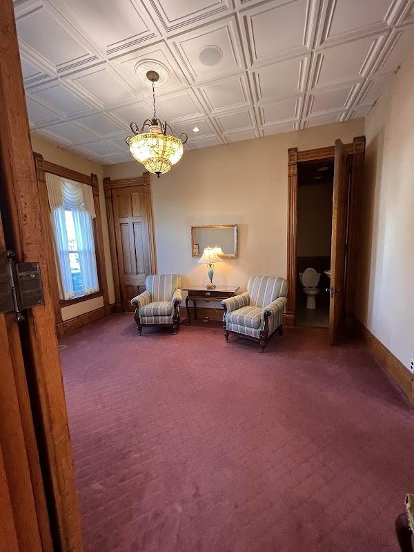 Bybee & Davis Funeral Home in Knoxville Iowa