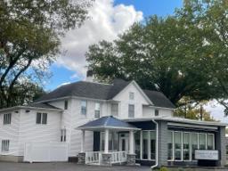 Calvert & Ferry Funeral Home building in Girard, Illinois