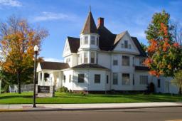 Carlson-Lillemoen Funeral Home in Cambridge Minnesota