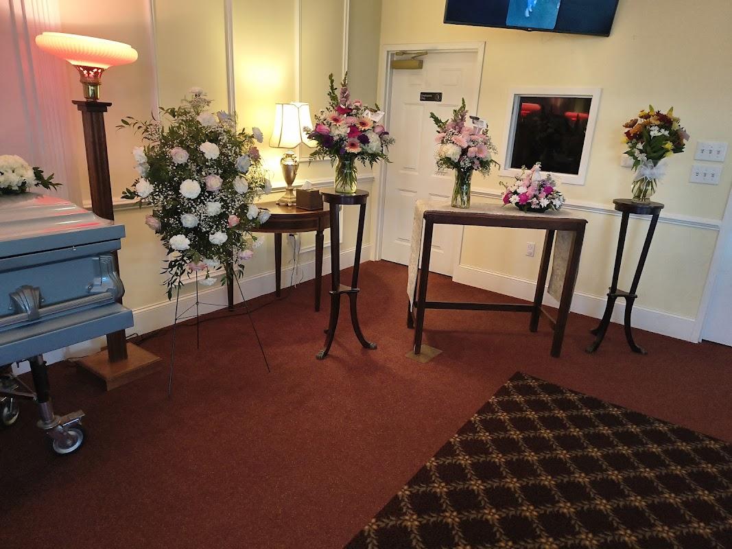 Charlton & Groome Funeral Home & Crematory in Fishersville Virginia