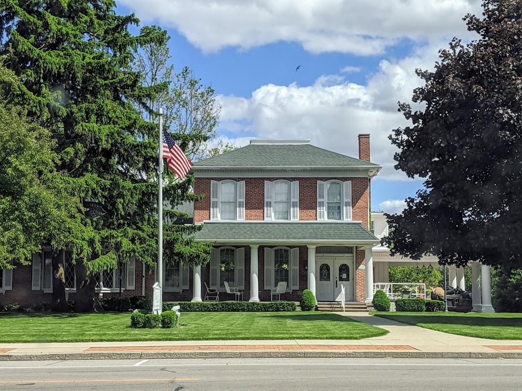 Chiles-Laman Funeral & Cremation Services building in Bluffton, Ohio
