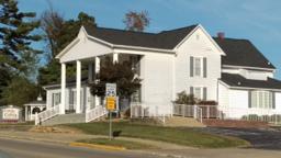 Corn-Colvin Funeral Home in Oakland City Indiana