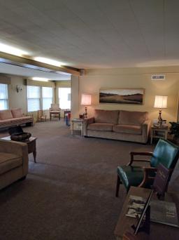 Crafton-Cantrell Funeral Home in Aurora Missouri