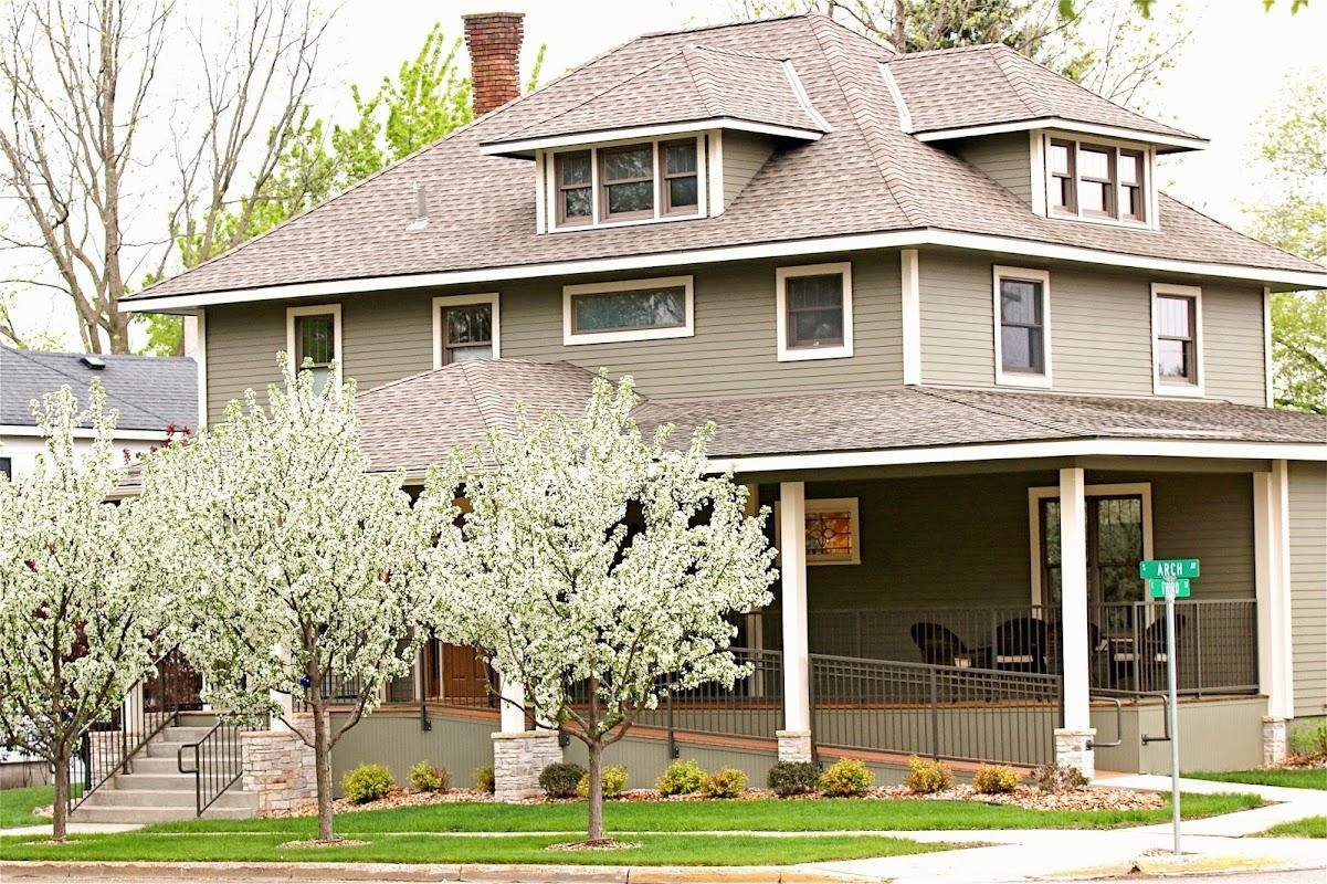 Cullen Crea Funeral Home in New Richmond Wisconsin