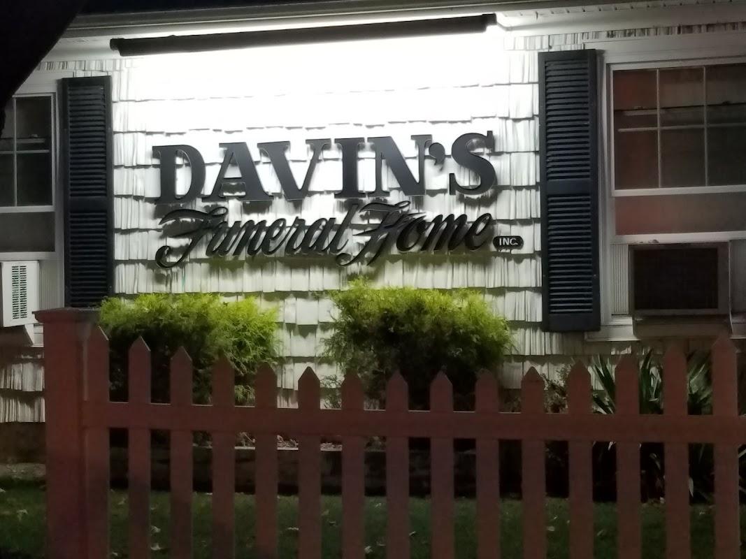 Davin'S Funeral Home Inc in Mastic New York