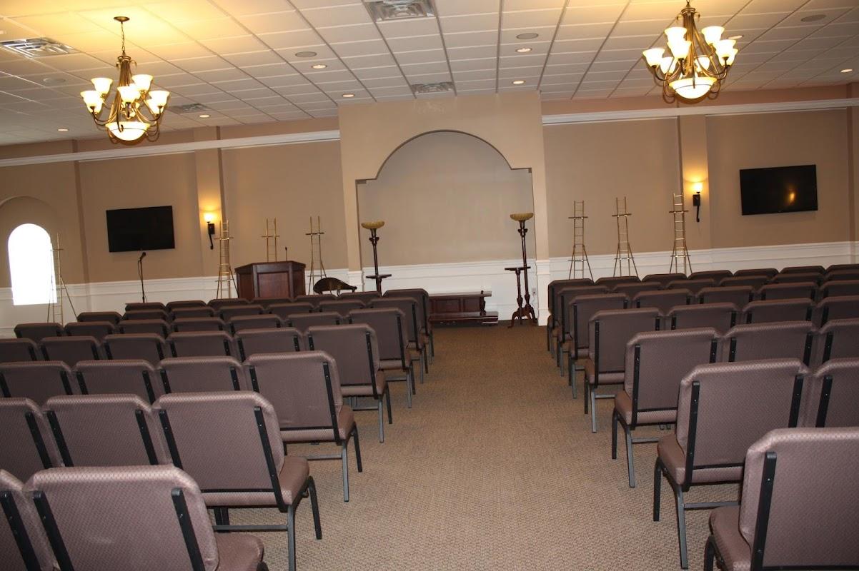 Davis & Davis Funeral Home building in Stanton, Kentucky