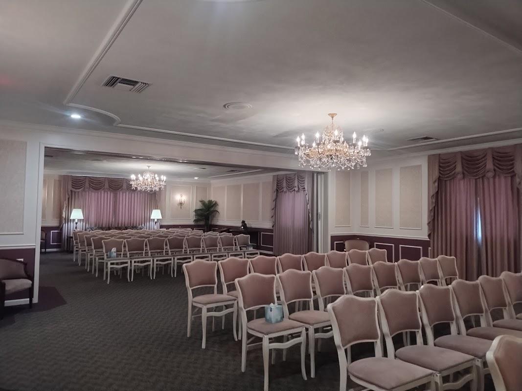 Davison-Fulton-Woolsey-Wilton Funeral Home building in Peoria, Illinois