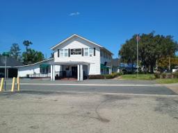 Dees-Parrish Funeral Home building in Lake City, Florida