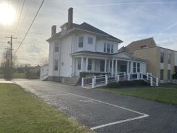 Dixon-Atwood & Trowbridge Funeral Home building in Elizabethtown, Kentucky