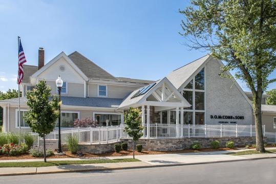 D.O. McComb & Sons Funeral Home - Lakeside Park in Fort Wayne Indiana