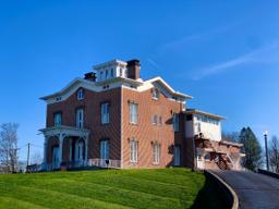 Dowds-Snyder Funeral Home in Mount Vernon Ohio