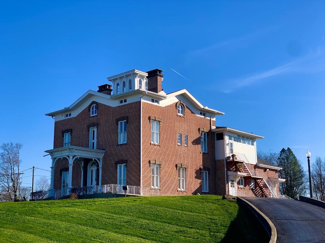 Dowds-Snyder Funeral Home in Mount Vernon Ohio