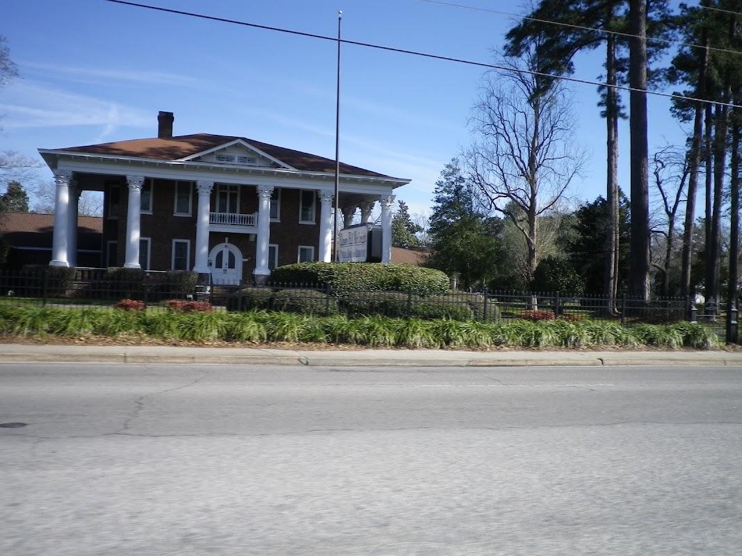 Elmore Hill McCreight Funeral Home & Crematory in Sumter South Carolina