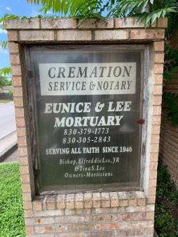 Eunice & Lee Mortuary in Seguin Texas