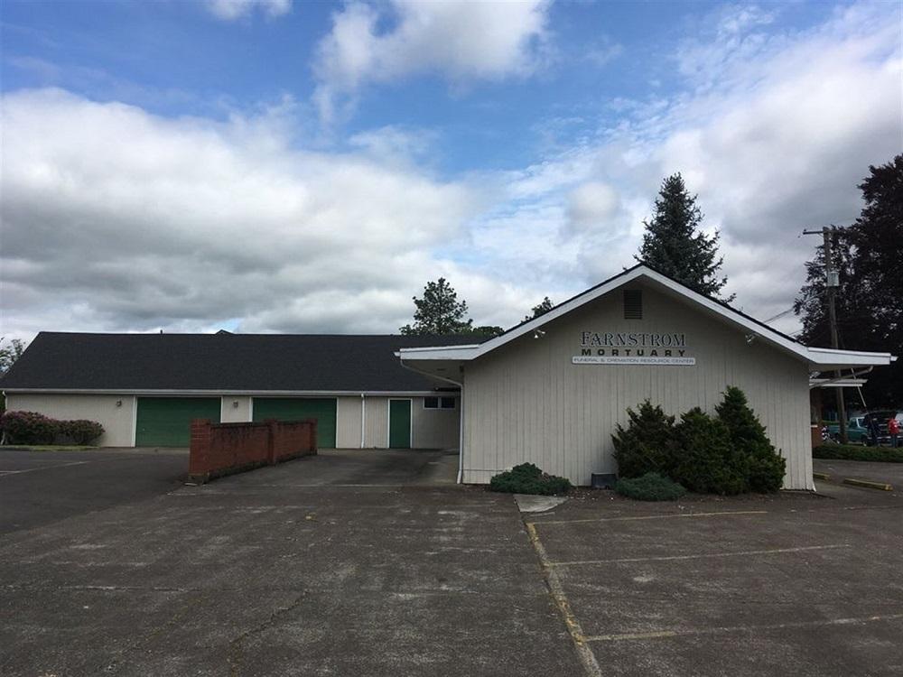 Farnstrom Mortuary in Independence Oregon