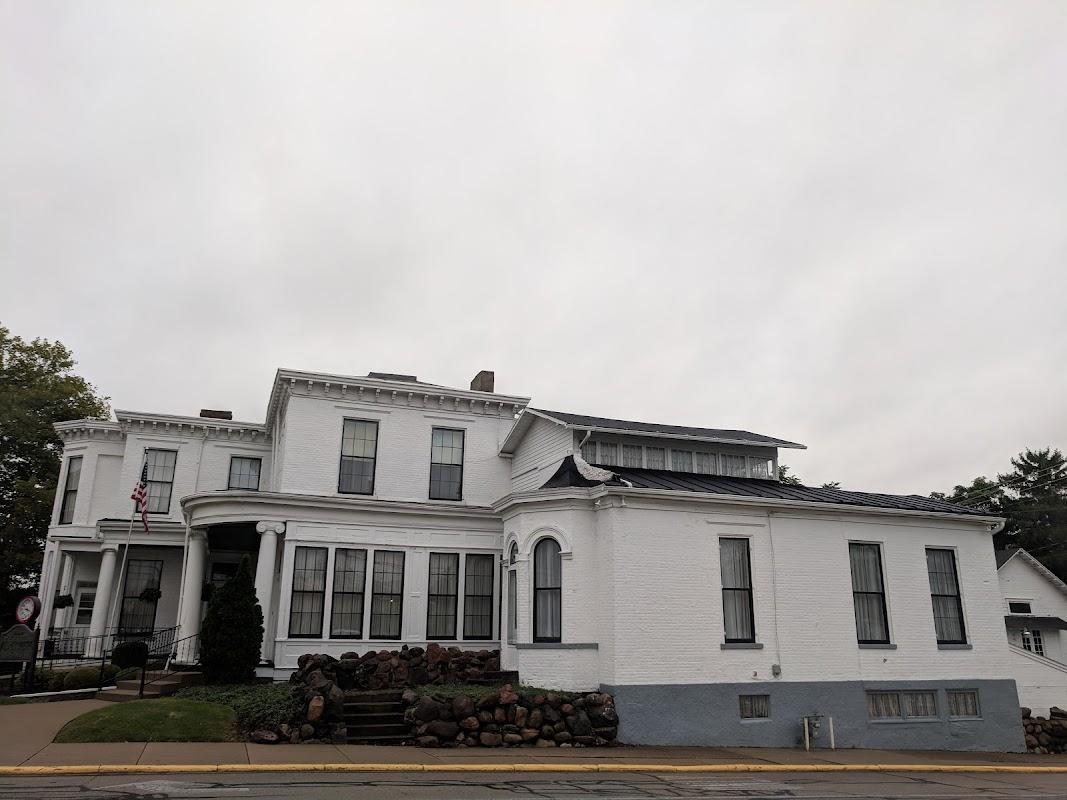 Fisher-Edgington Funeral Home in Wilmington Ohio