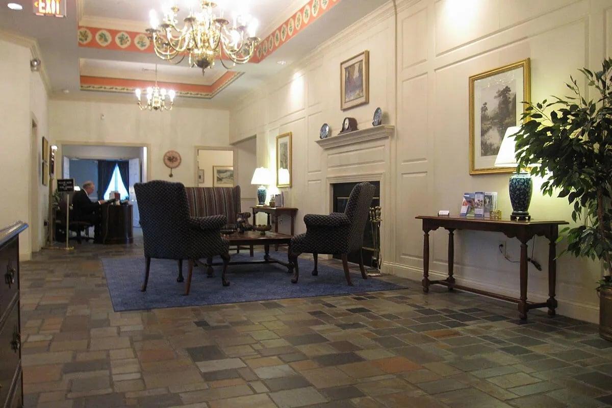 Flanner and Buchanan Funeral Center - Decatur Township in Indianapolis Indiana