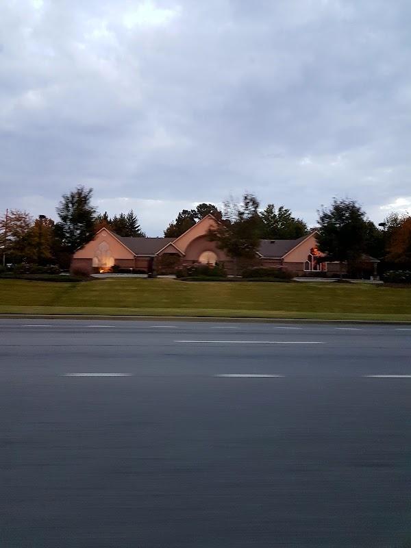 Spry Williams Funeral Home building in Florence, Alabama