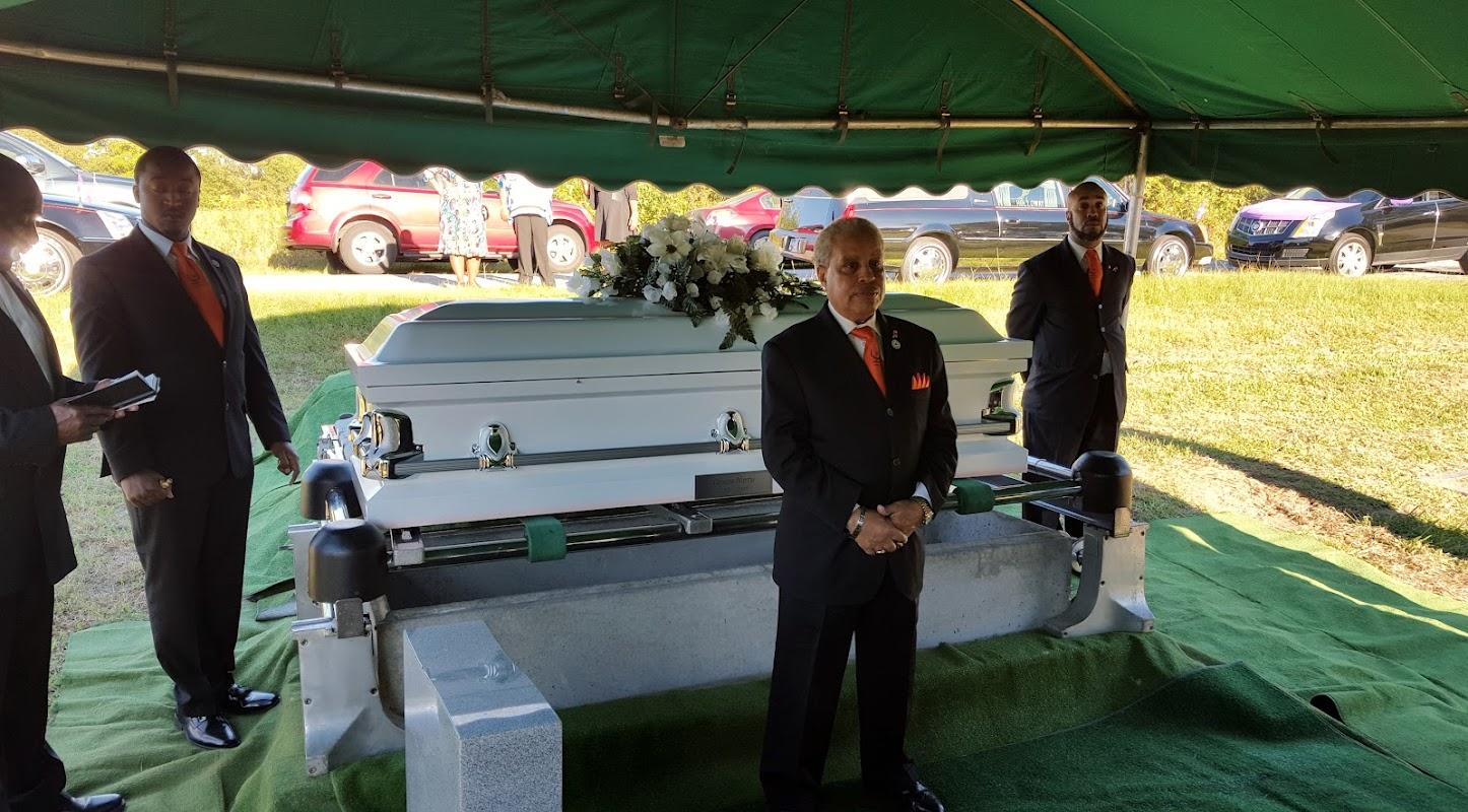 Foggie-Holloway's Funeral Home in Anderson South Carolina