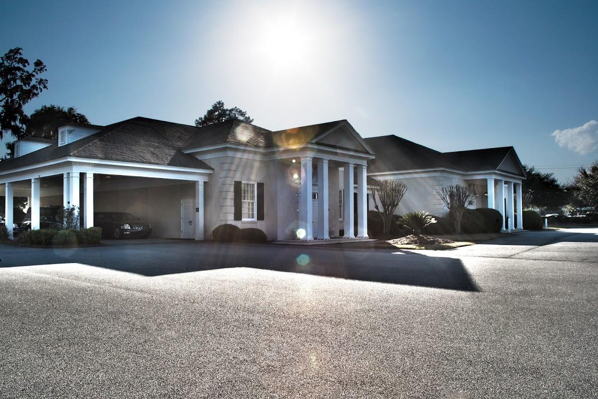 Fox & Weeks Funeral Directors Islands Chapel building in Savannah, Georgia