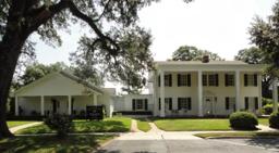 Pittman Funeral Home building in Geneva, Alabama