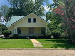 Glen White Memorial Funeral Home building in Uniontown, Alabama
