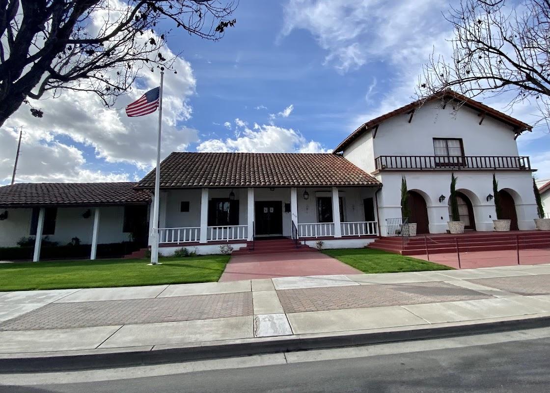 Grunnagle-Ament-Nelson Funeral Home & Crematory building in Hollister, California