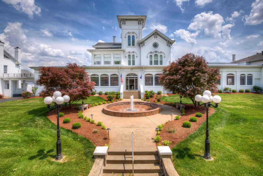 Haley-McGinnis Funeral Home building in Owensboro, Kentucky