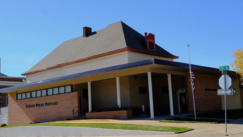 Harman-Wright Mortuary in Beatrice Nebraska