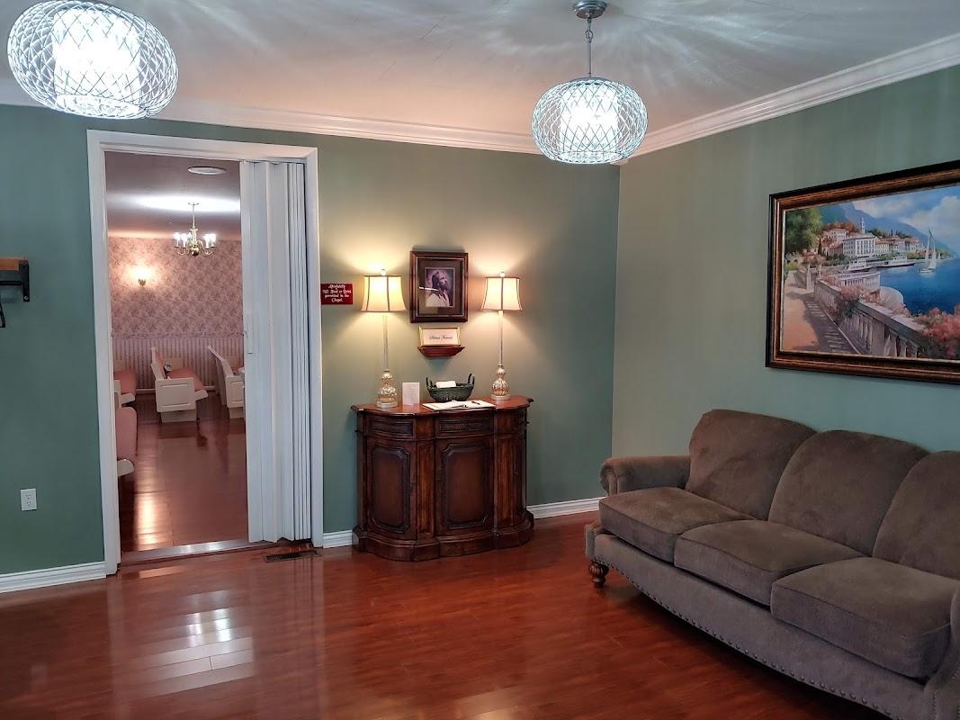 Hickman-Strunk Funeral Home building in Whitley City, Kentucky