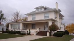 Hoefer Funeral Home in Higginsville Missouri