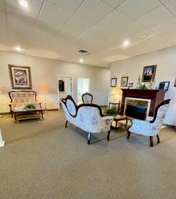 Holland-Barry-Bennett Funeral Home building in Lincoln, Illinois