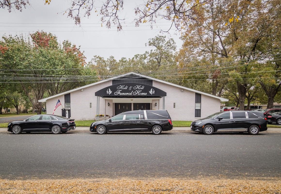 Holt & Holt Funeral Home in Boerne Texas