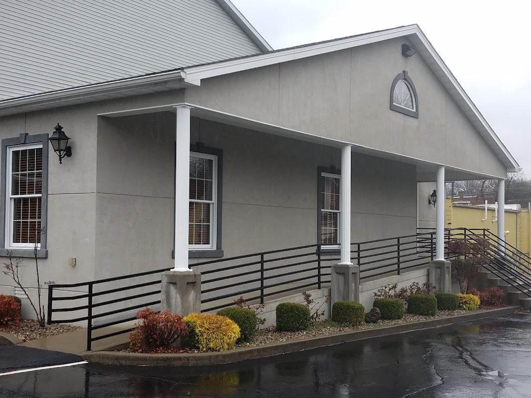 Houghlin Funeral Home building in Bloomfield, Kentucky