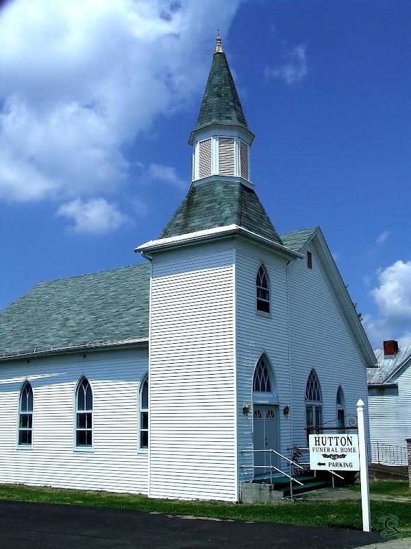 Hutton Funeral Home building in Hillsboro, Kentucky