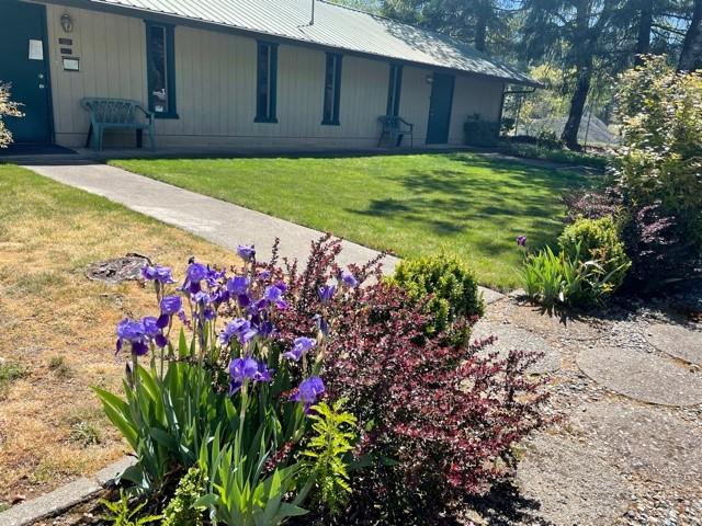 Illinois Valley Funeral Directors in Cave Junction Oregon