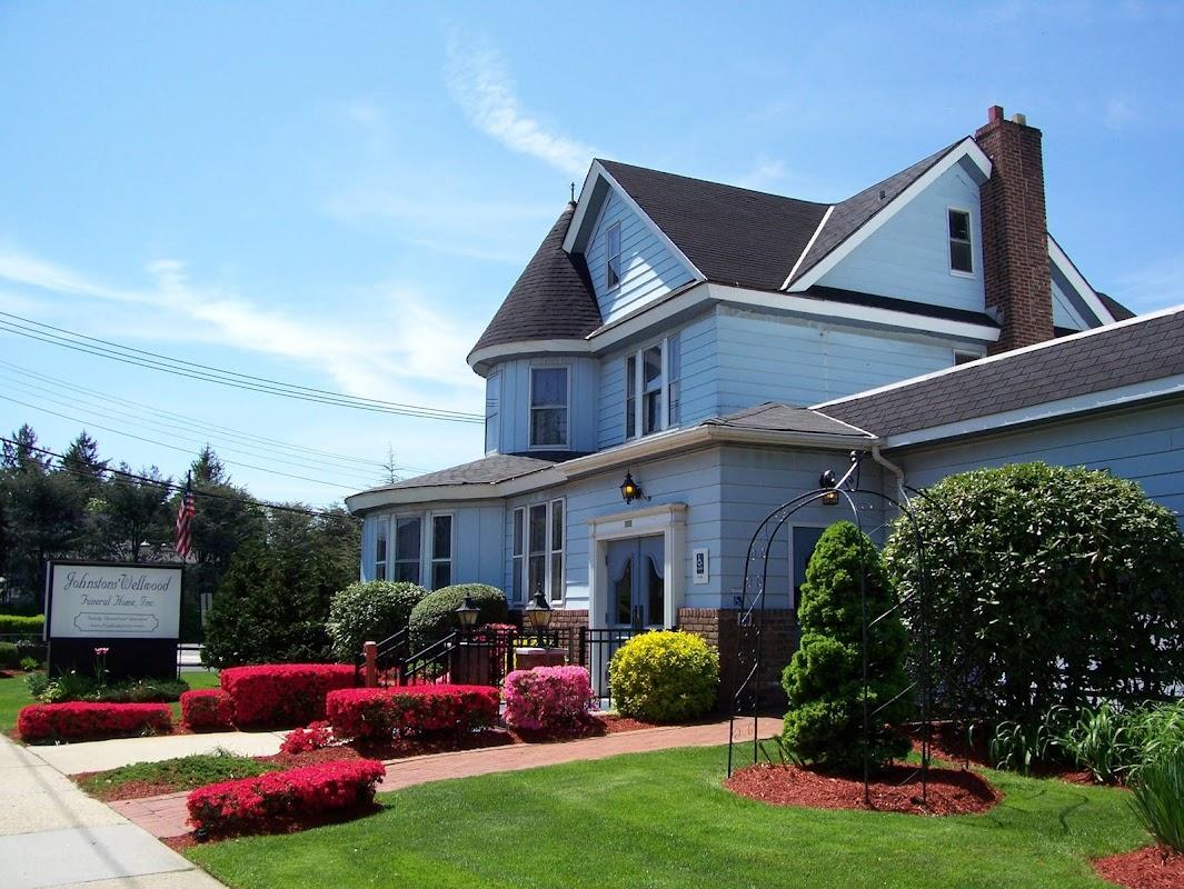 Johnstons' Wellwood Funeral Home Inc in Lindenhurst New York