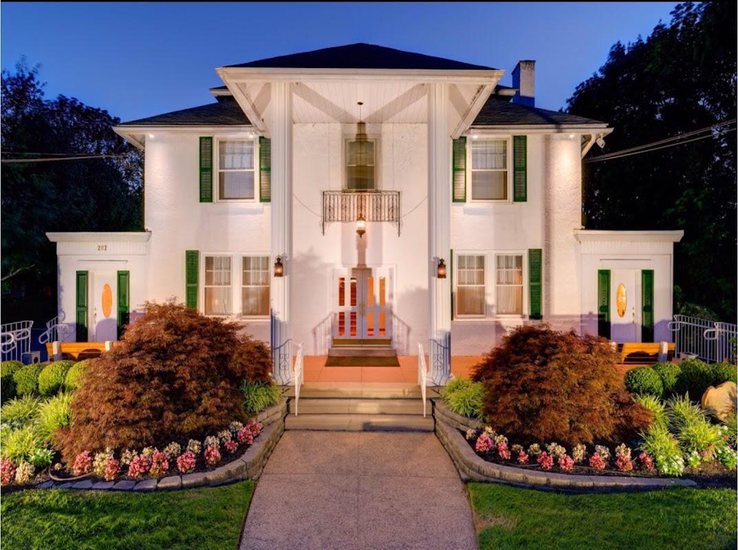 Kevin M. Lyons Funeral Service in Glenolden Pennsylvania