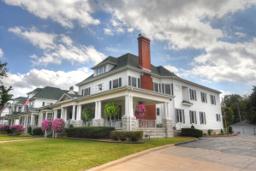 Knell Mortuary in Carthage Missouri