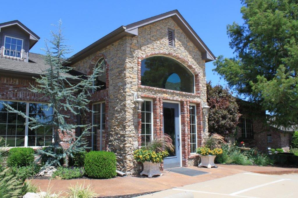 Leonard-Marker Funeral Home in Bixby Oklahoma