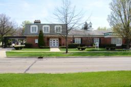 Leonard Memorial Funeral Home & Cremations in Glen Ellyn Illinois
