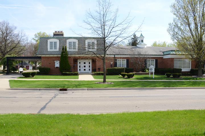 Leonard Memorial Funeral Home & Cremations building in Glen Ellyn, Illinois
